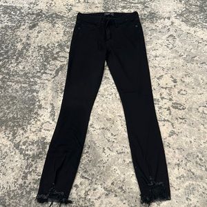 Women's Abercrombie skinny, black, distressed jeans. Size 25/0 R